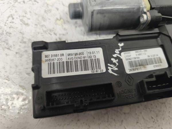 MOTEUR LEVE VITRE AVANT GAUCHE RENAULT - Vue 3